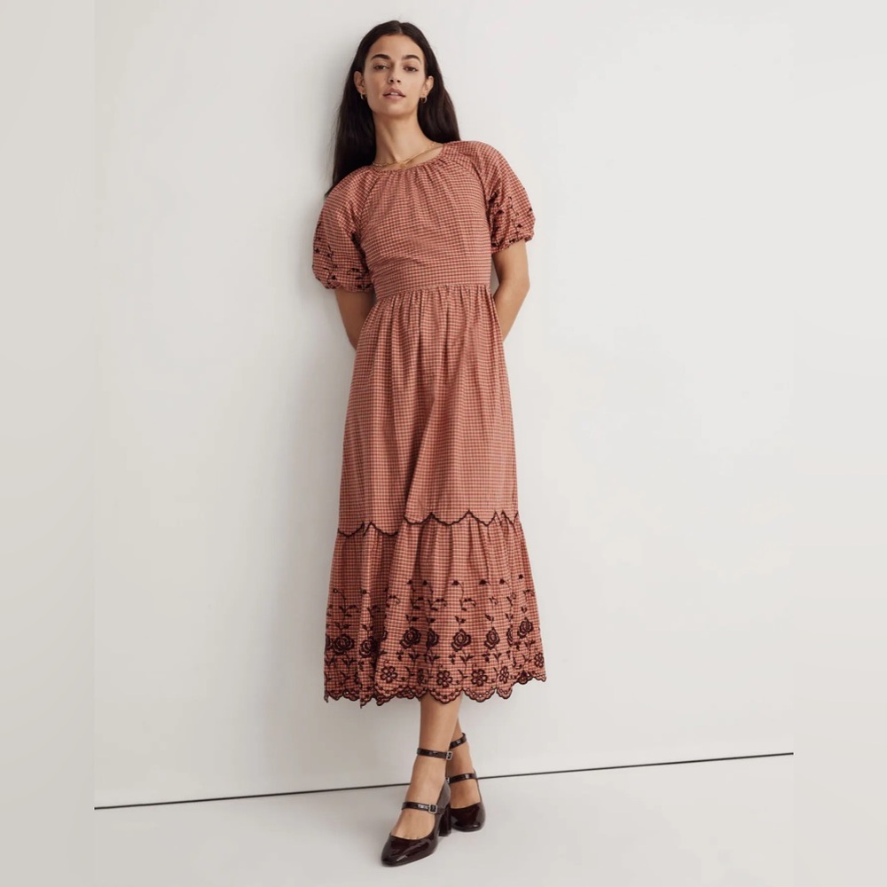 Madewell Embroidered Bubble-Sleeve‎ Midi Dress in Scarlet. - Picture 3 of 16